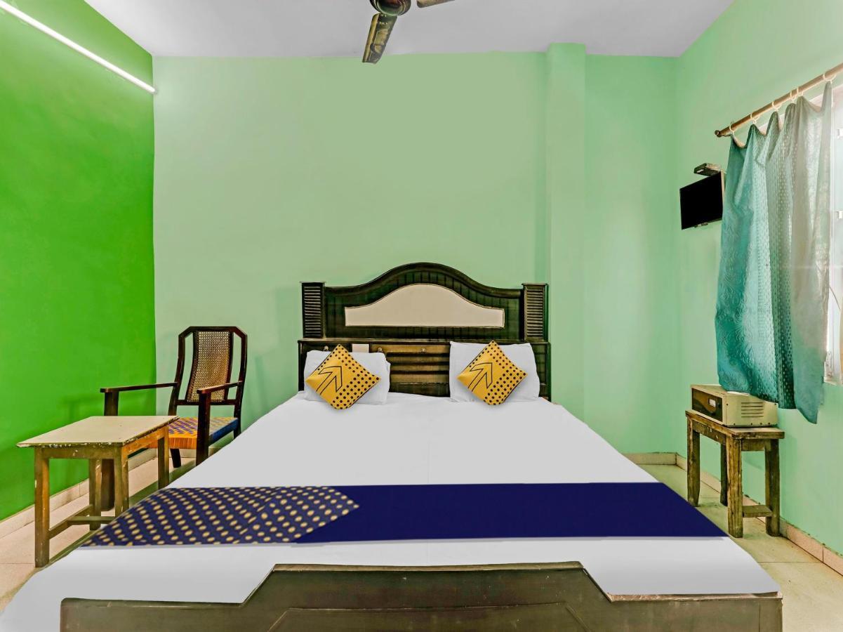Spot On 81122 Saket Honest Hotel Ayodhya Екстериор снимка